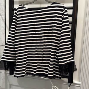 T-shirt with tulle sleeves